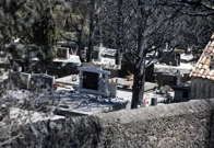 Požar zahvatio groblje u Zatonu, Foto: Dusko Jaramaz/PIXSELL