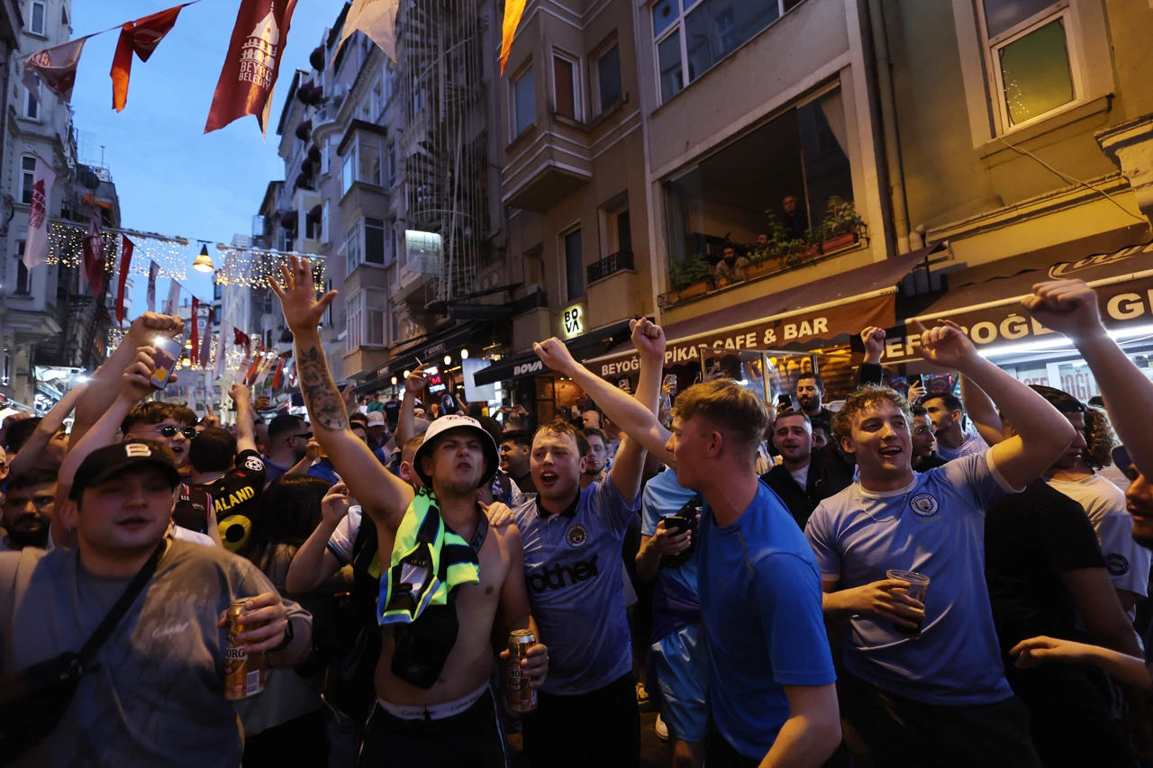Navijači u centru Istanbula, Foto: Umit Bektas/REUTERS