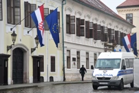 Policija pred Banskim dvorima, Foto: Josip Regović/PIXSELL
