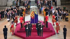 Kraljičin lijes u Westminster Hallu