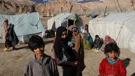 Afganistanska obitelj živi na otvorenom prostoru