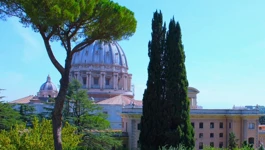 Pogled iz Vatikanskih vrtova prema Bazilici 