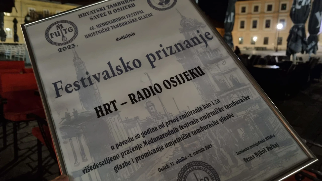 Festivalska plaketa Radio Osijeka, Foto: Davor Lončarić/HRT Radio Osijek