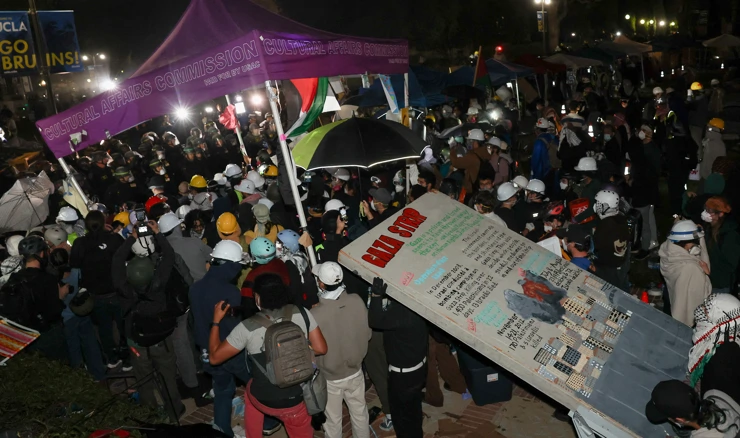 Prosvjednici pokušavaju ući u kamp podrške Palestincima