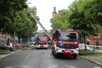 Skela i dio zgrade urušili se na automobile u Klaićevoj ulici , Foto: Patrik Macek/PIXSELL