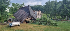 Iznimno jak vjetar oštetio obiteljske kuće i gospodarske zgrade u naselju Hrženica, Foto: Izvor/Varaždinska županija