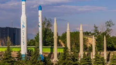 Modeli nekih od iranskih raketa u Ab-o Atash Parku u Teheranu