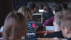 Srednjoškolci doživljavaju dan na CERN-u
