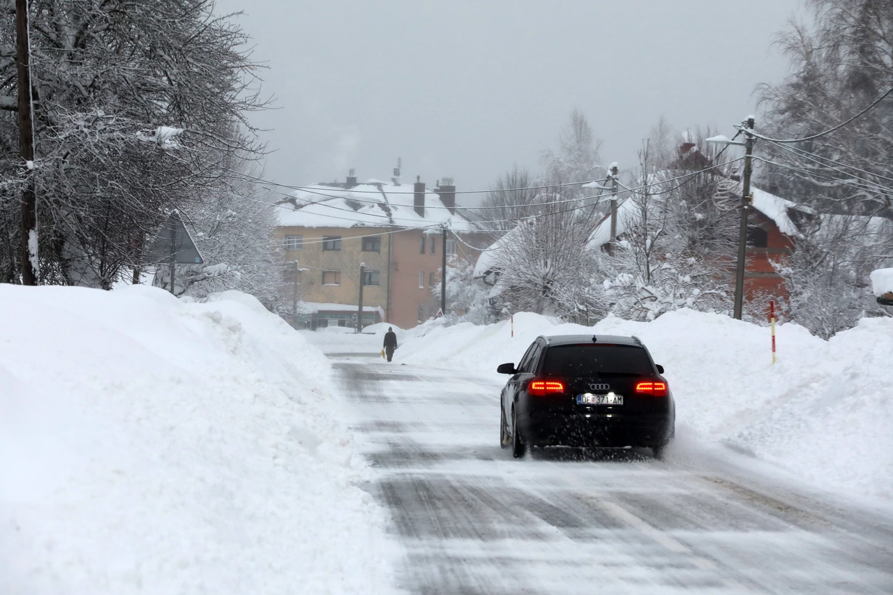 Otežano se vozi zbog snijega mjestimice u Gorskom kotaru i Lici, Foto: Goran Kovacic/PIXSELL
