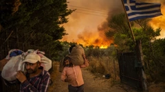 Grčkom hara stotinu požara