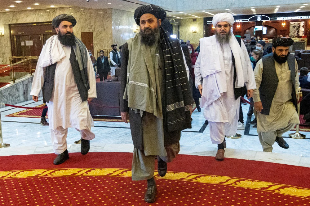 Arhivska fotografija, Mullah Abdul Ghani Baradar, pregovarač Talibana s drugim članovima delegacije u Moskvi, ožujak 2021. 